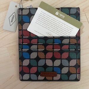 Fossil passport holder